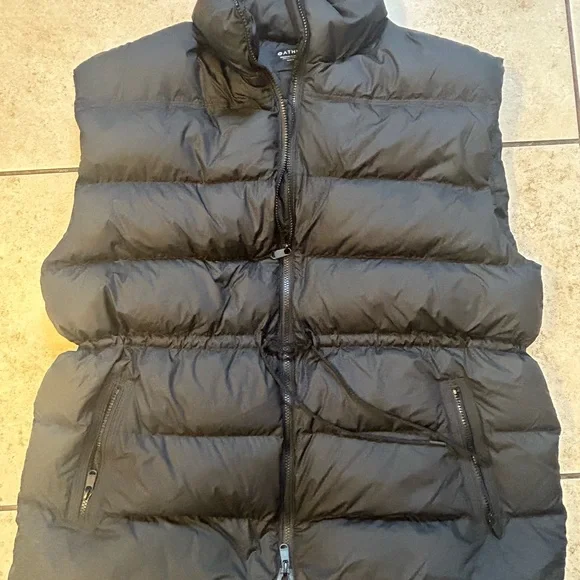 Athleta Black Puffer Vest - Picture 2 of 8